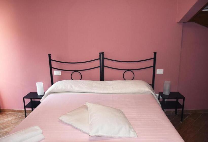 تختخواب و صبحانه Il Peperino Guesthouse