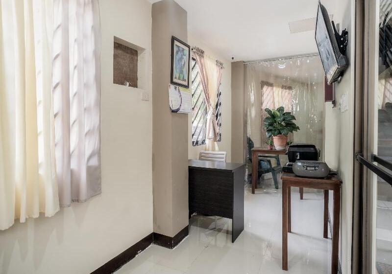 Отель Chateau Cinco Dormitel