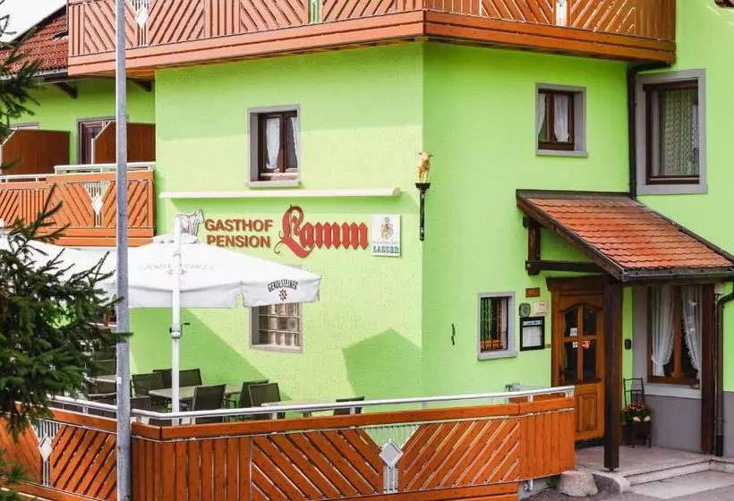 Hotelli Gasthof Pension Lamm