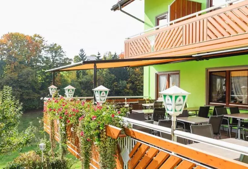 Hotelli Gasthof Pension Lamm