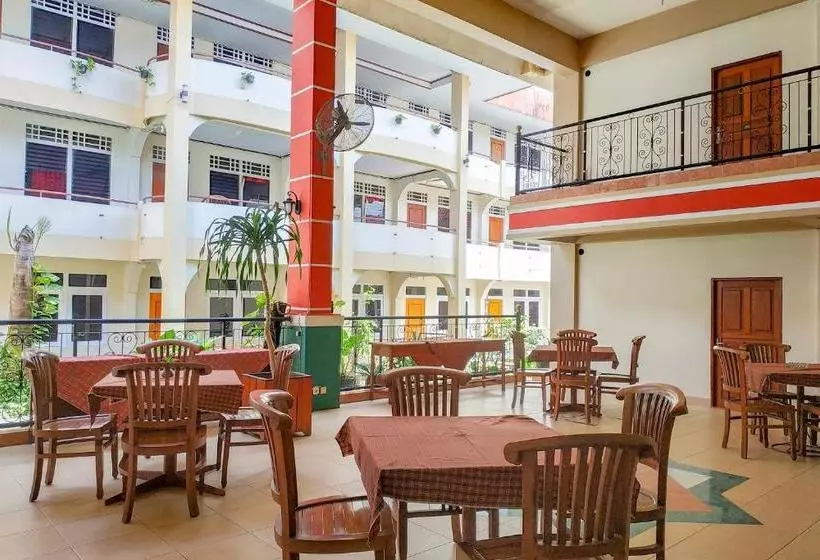 Hotelli Oyo 3379  Khatulistiwa