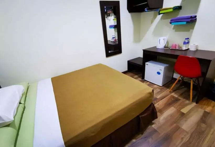 Hotelli Oyo 90045 Dalyla Inn