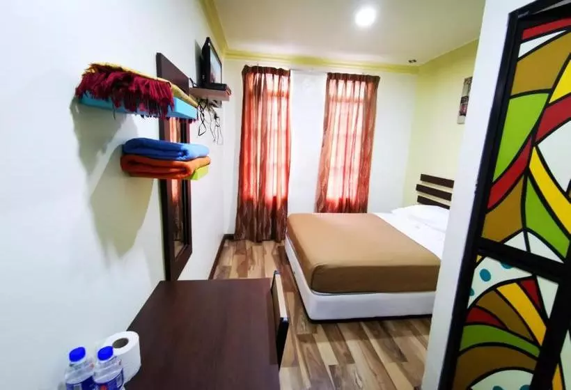 Hotelli Oyo 90045 Dalyla Inn