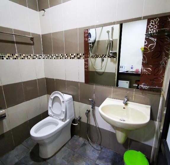 Hotel Oyo 90045 Dalyla Inn