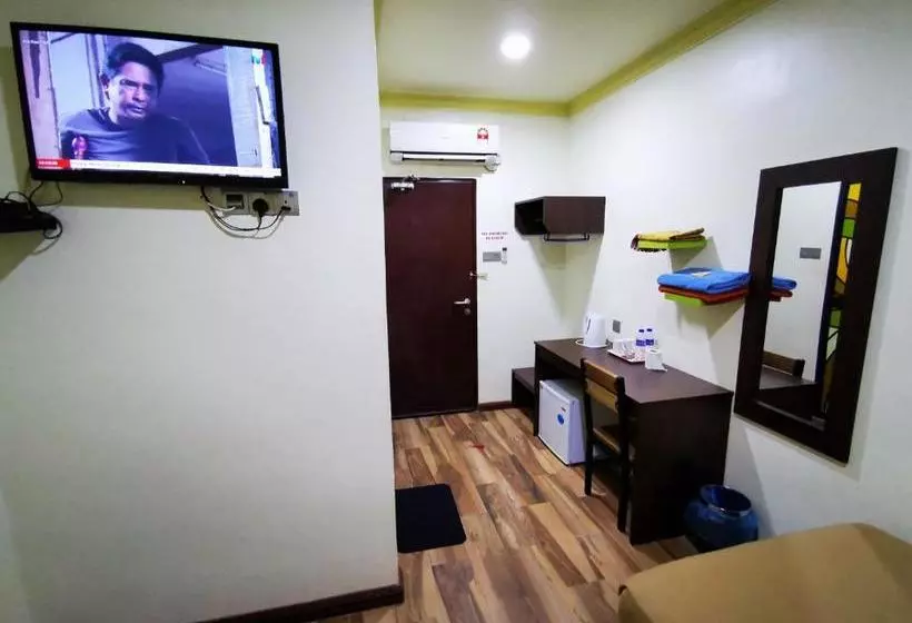 Hotelli Oyo 90045 Dalyla Inn