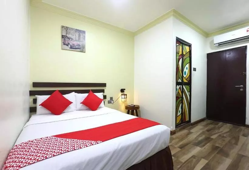 Hotelli Oyo 90045 Dalyla Inn