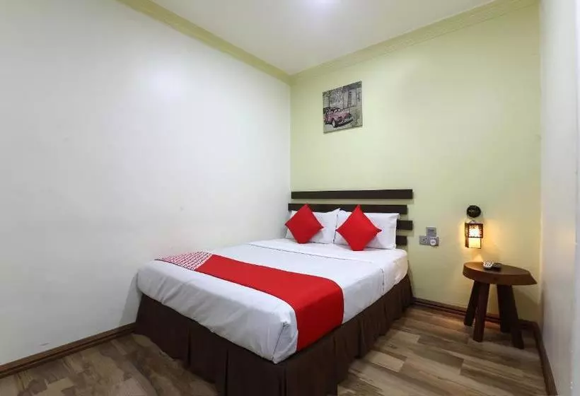 Hotelli Oyo 90045 Dalyla Inn