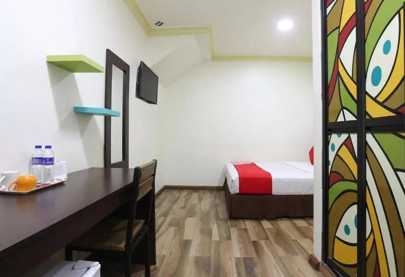 Hotelli Oyo 90045 Dalyla Inn