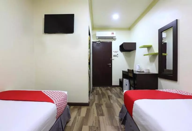 Hotelli Oyo 90045 Dalyla Inn