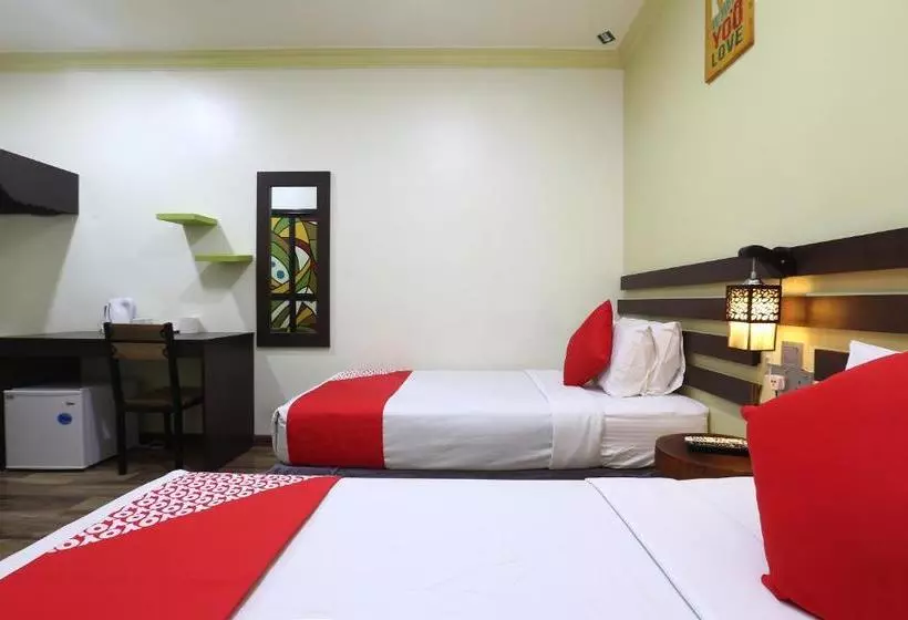 Hotelli Oyo 90045 Dalyla Inn