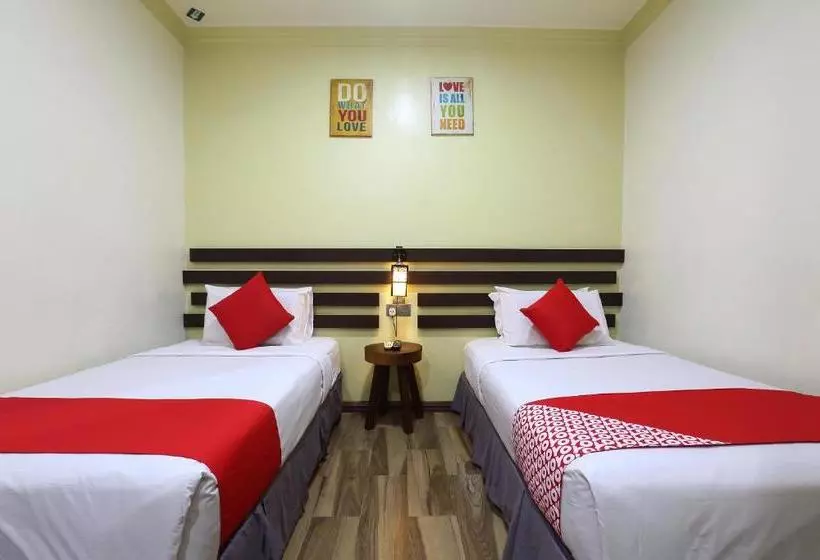 Hotelli Oyo 90045 Dalyla Inn