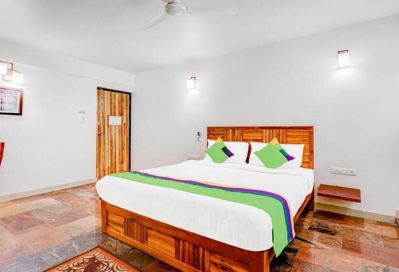 فندق Treebo Benaka Residency