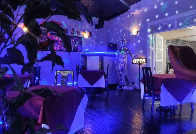 مبيت وإفطار Mardi Gras