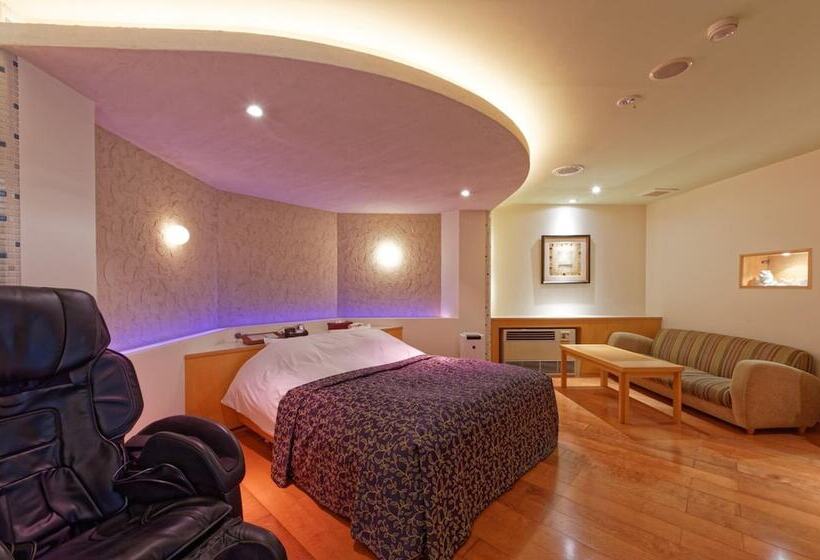 فندق Noon Adults Only