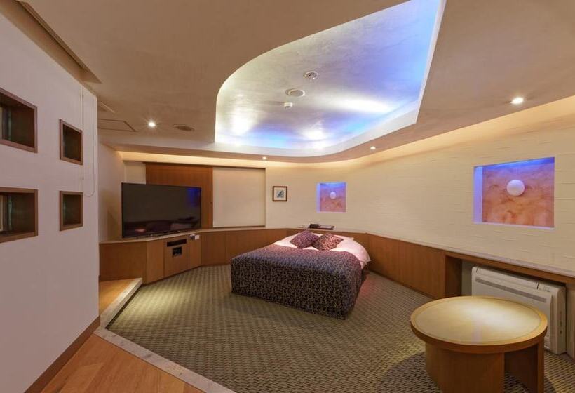 فندق Noon Adults Only