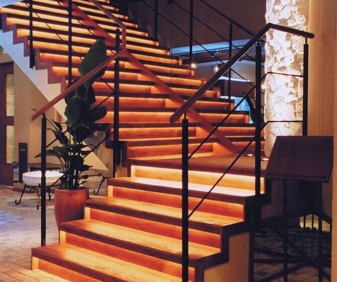 فندق Noon Adults Only