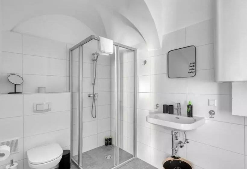 Limehome Villach Kirchenplatz