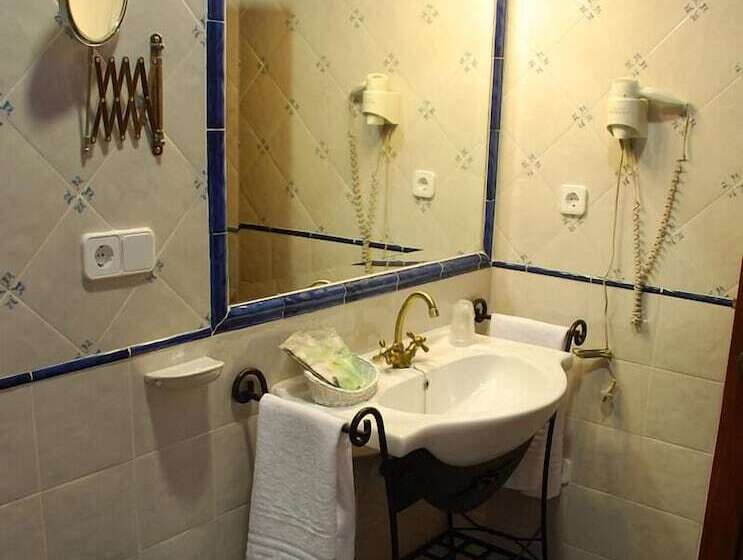 בית מלון כפרי Alvar Fanez