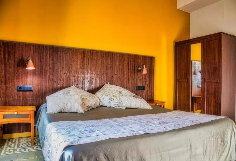 호텔 Els Jardins De La Martana