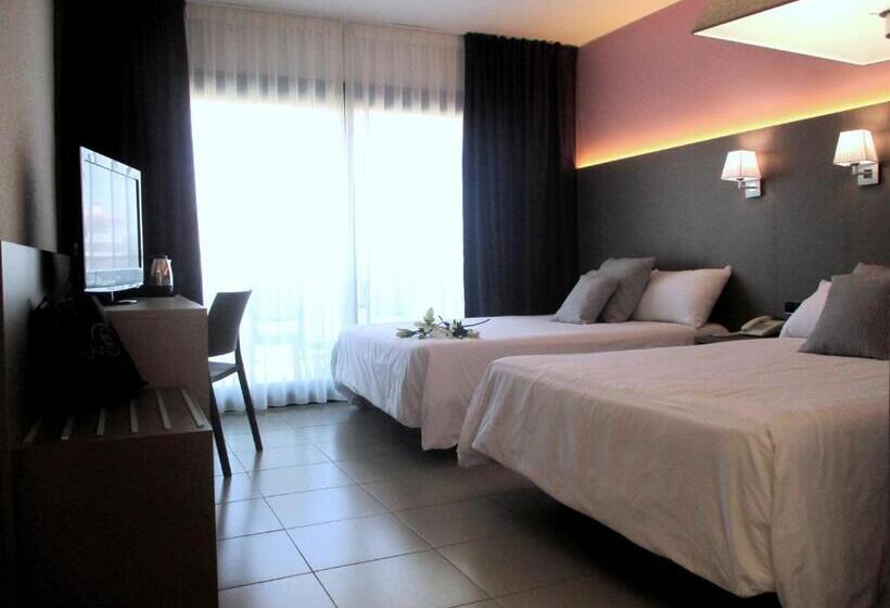 هتل Fenals Garden