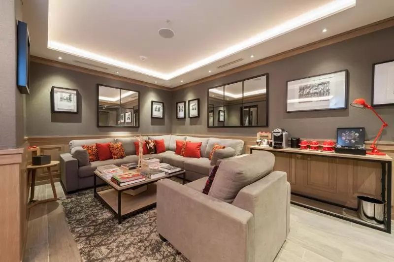 هتل Hôtel Le 209 Paris Bercy