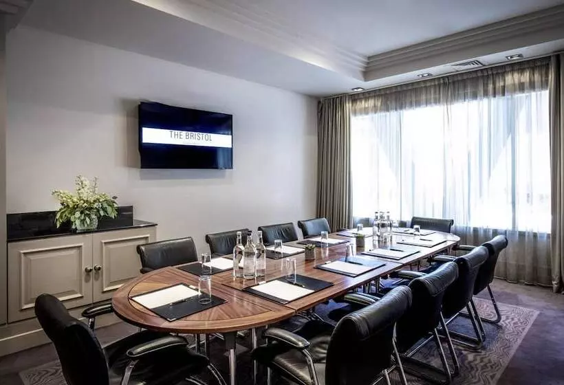 호텔 The Bristol