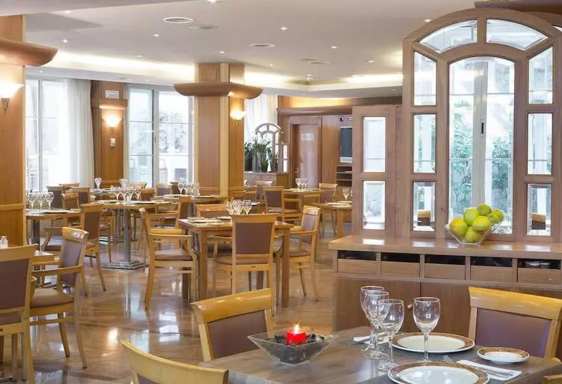 ホテル Vp Jardin De Tres Cantos