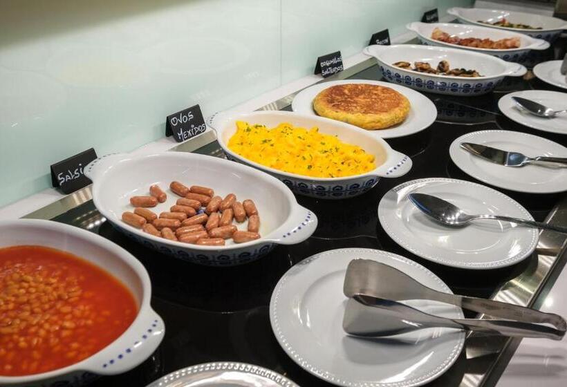 Malibu Foz Hotel   La Maison Younan