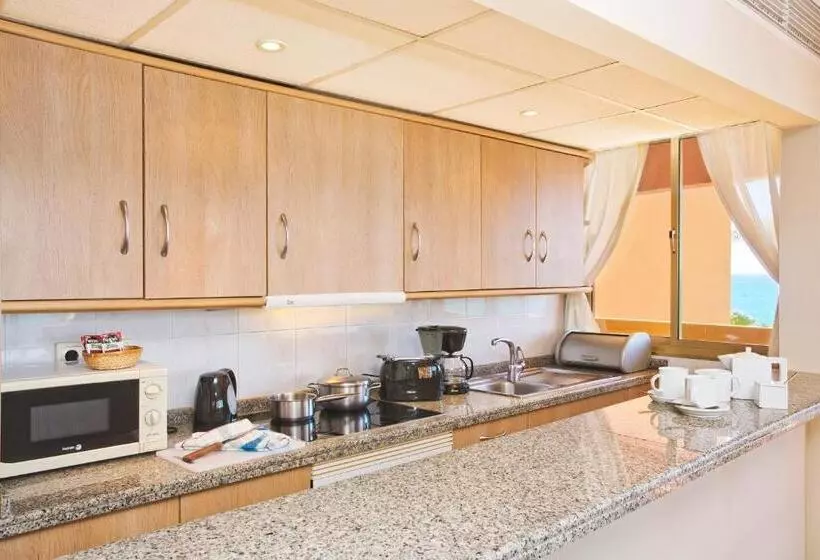 Sunset Beach Club Hotel Apartments