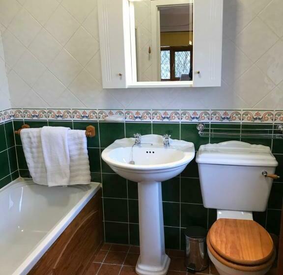 مبيت وإفطار Ros Dún House