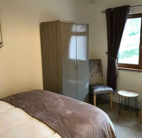 تختخواب و صبحانه Ros Dún House