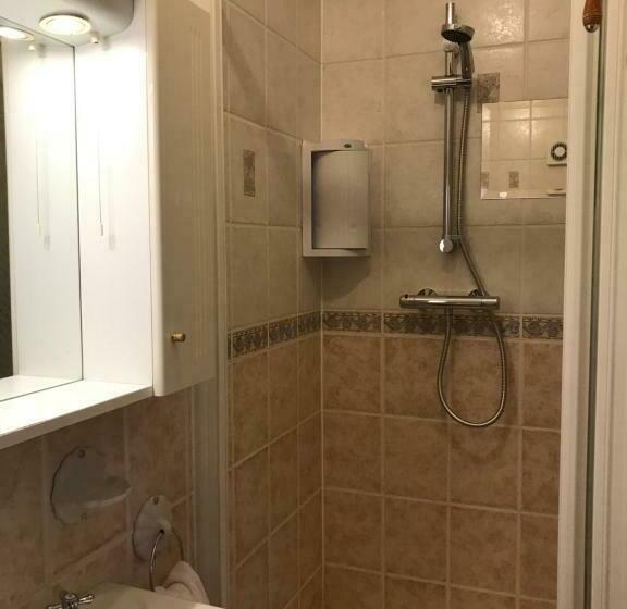 مبيت وإفطار Ros Dún House