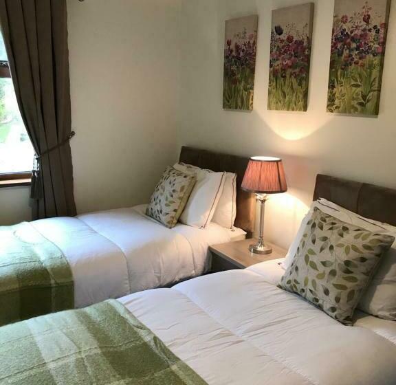 مبيت وإفطار Ros Dún House