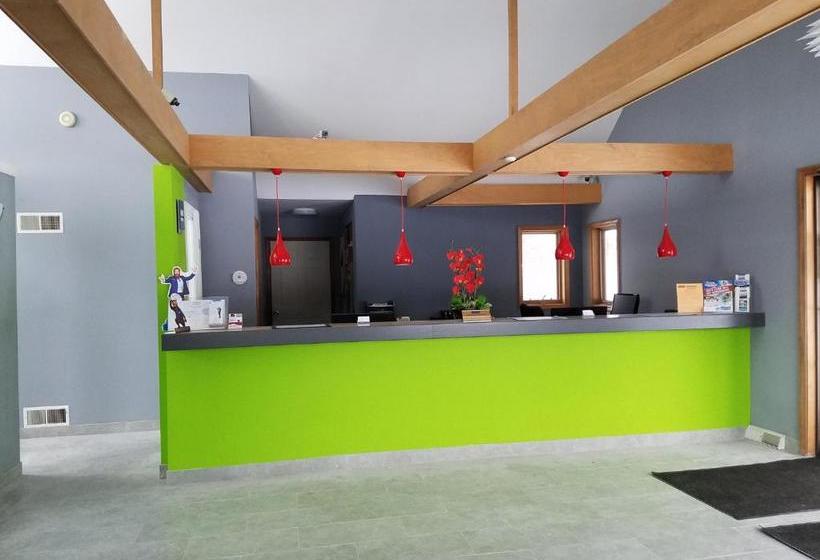 ホテル Cloud 9 Inn & Suites Lake George