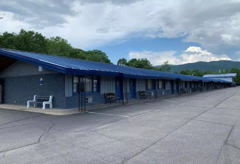 Hotelli Cloud 9 Inn & Suites Lake George