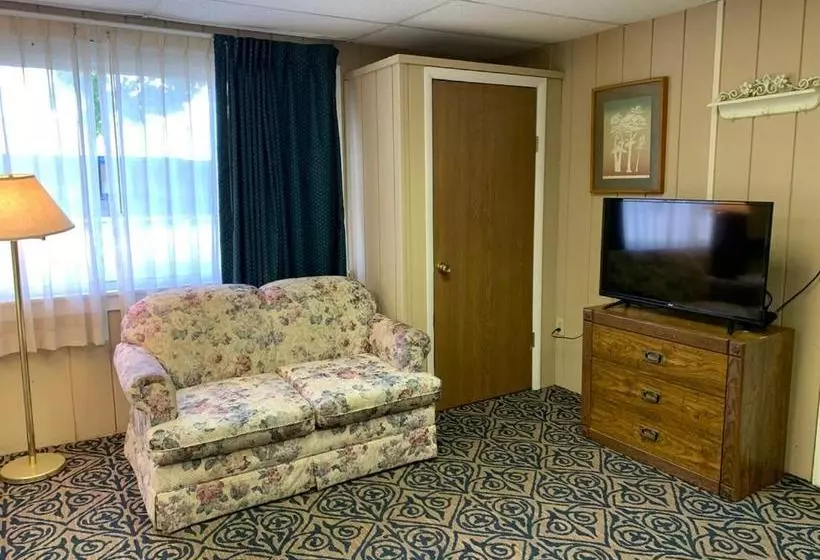 Hotelli Cloud 9 Inn & Suites Lake George