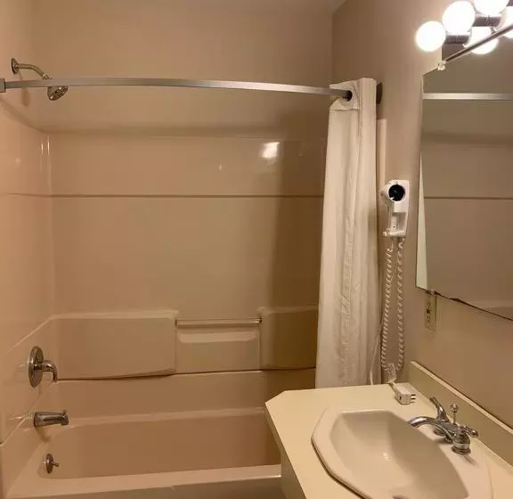 Hotelli Cloud 9 Inn & Suites Lake George