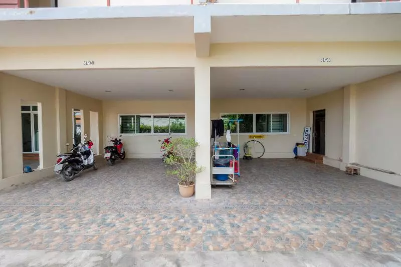 Hotelli Oyo 698 Pattaya City