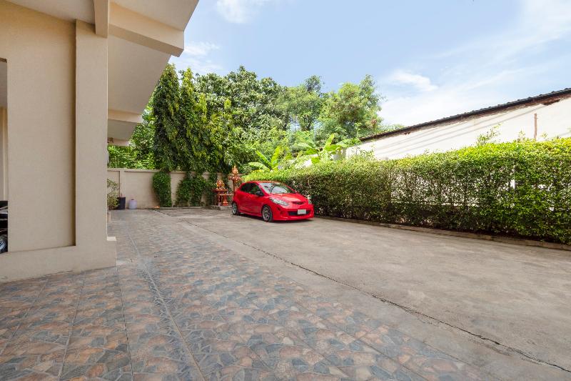 فندق Oyo 698 Pattaya City