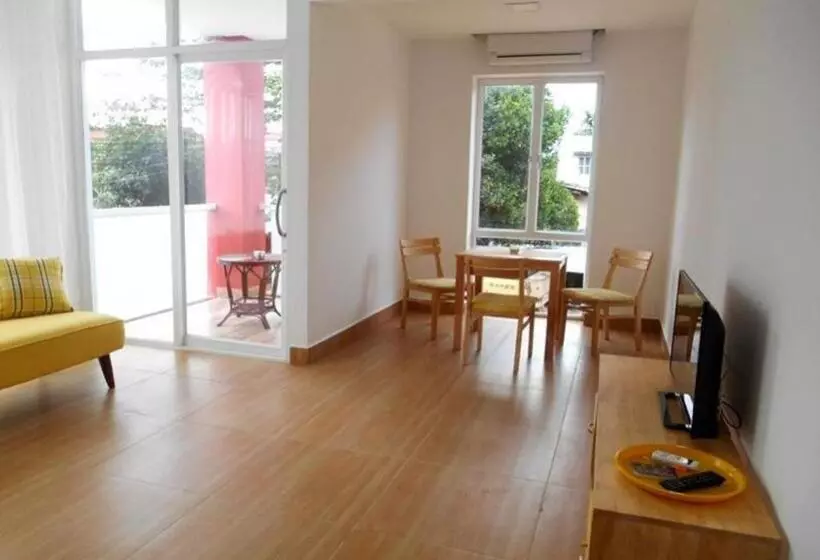 ペンション Redhouse