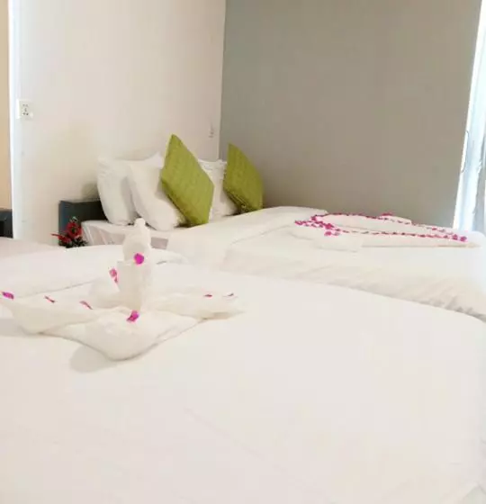 ペンション Redhouse