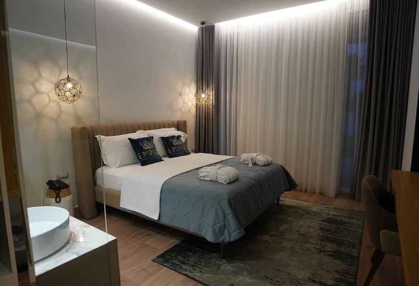 هتل Empire Beach Resort