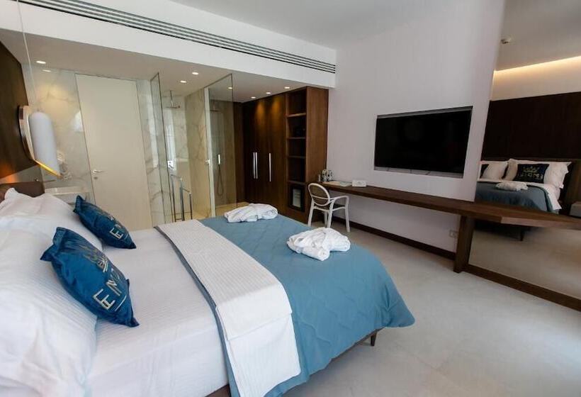 هتل Empire Beach Resort