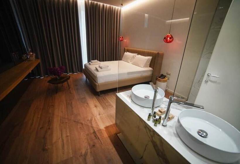 هتل Empire Beach Resort