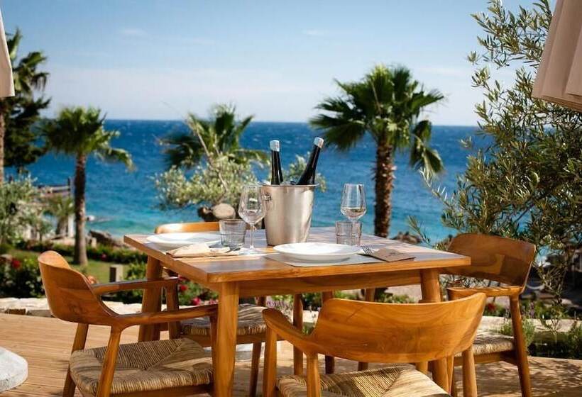 هتل Empire Beach Resort