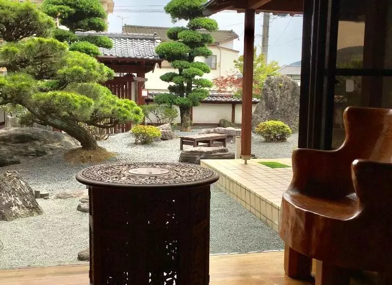 Majatalo まるで一国一城の主 佐藤邸