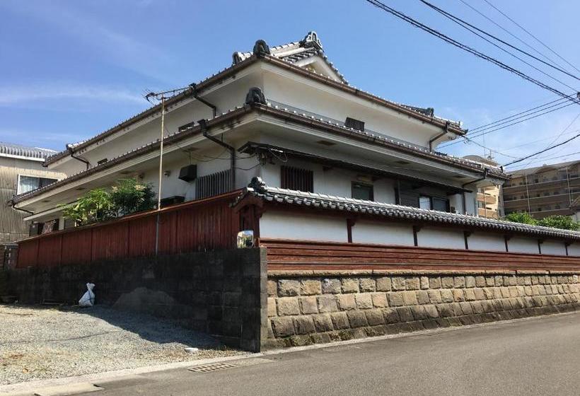 Pension (Hôtel basse catégorie) まるで一国一城の主 佐藤邸