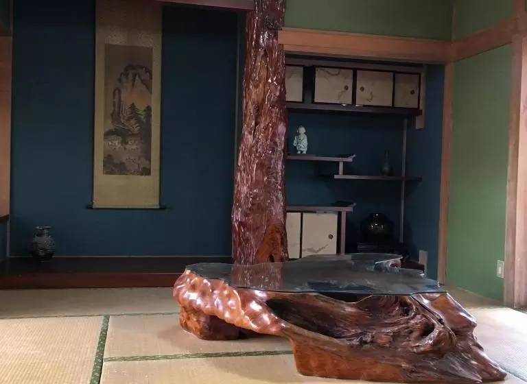 Majatalo まるで一国一城の主 佐藤邸