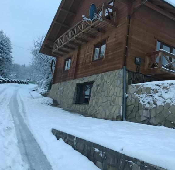 Pensão 4 Cезони