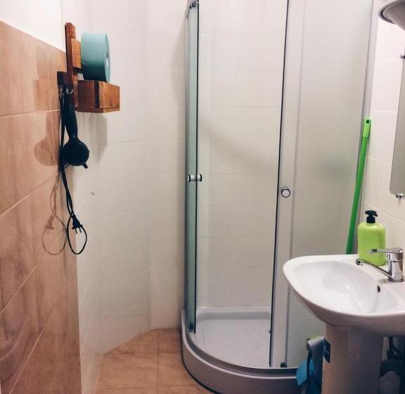 Capsularhouse Hostel